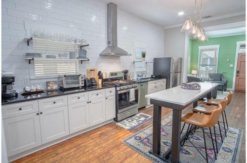 Comfy And Incredible Fenced 2br 2 Ba Near Downtown