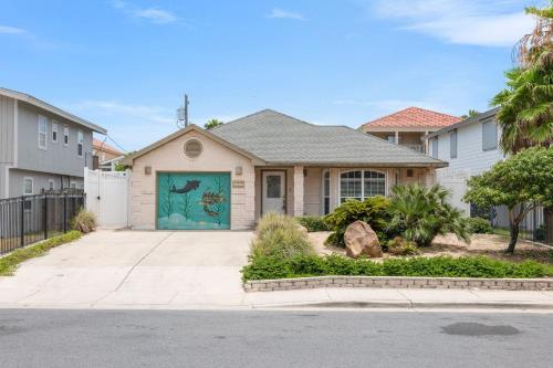 Beautiful Beach Home With Private Pool And Hot Tub