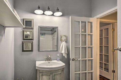 Charming San Antonio Retreat About 3 Mi To Dtwn!