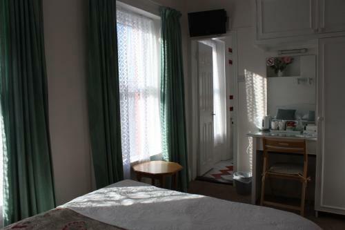Hostal St. George Guest House