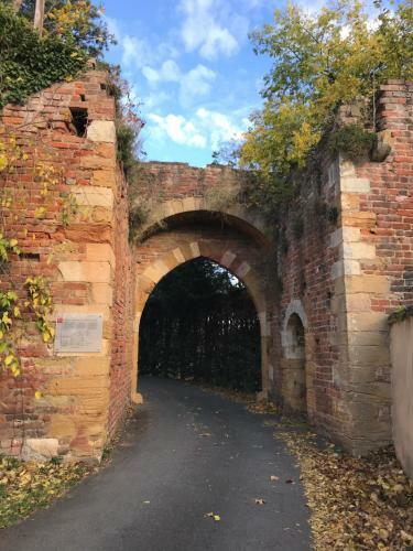 Hostal La Roulotte Des Bords De Sa�ne