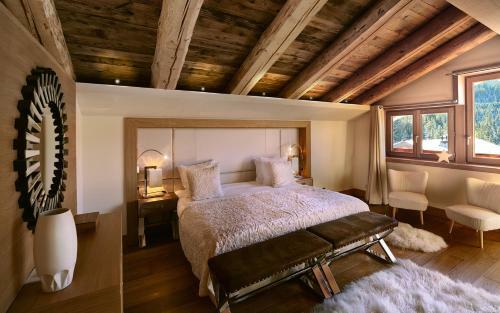 Chalet Rock And Stars