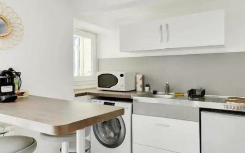 Apartamento Charming Studio For 2 People In Marseille By Weekome