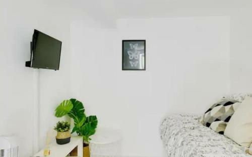 Apartamento Charming Studio For 2 People In Marseille By Weekome