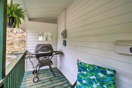 Pet-friendly Bluefield Apartment With Porch!