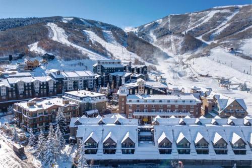 Sweet Ski-in Ski-out Snowflower Studio Condo