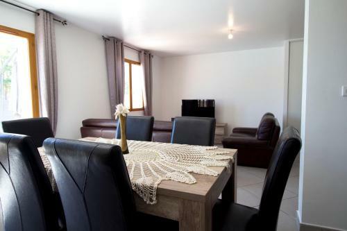 Villa Jolie Maison Avec Piscine � 10min D?aix Enprovence