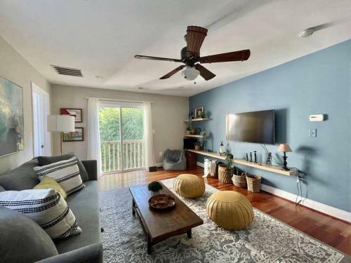Brand New, Cozy, Modern, One-bedroom Apartment