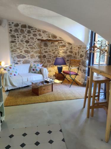 Rendez-vous Sous Le Tilleul, En Cevennes.