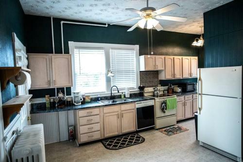 Charming 1932 Craftsman - The Bohannon House