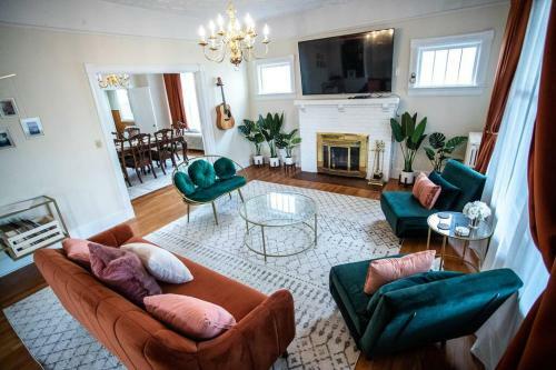 Charming 1932 Craftsman - The Bohannon House