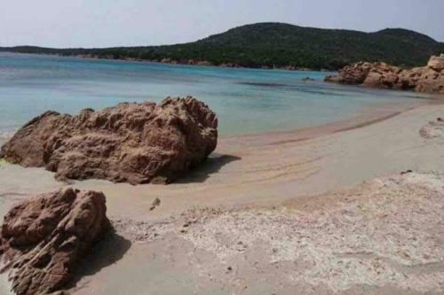 Caseddu Pieds Dans L'eau
