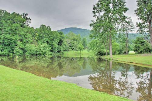 Nellysford Getaway With Canoes And Lake Access