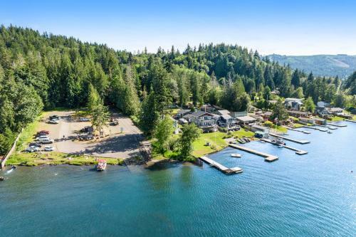 Summit Lake Escape