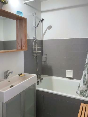 Apartamento Bright 45 M Near The Historical Center