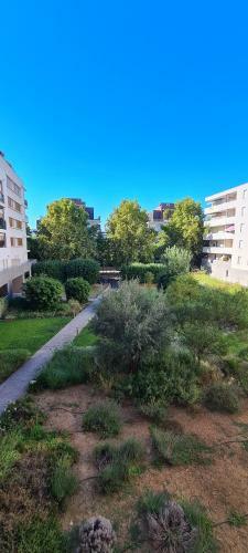 Apartamento Appartement Avec Terrasse, Parking Et Proche Tramway