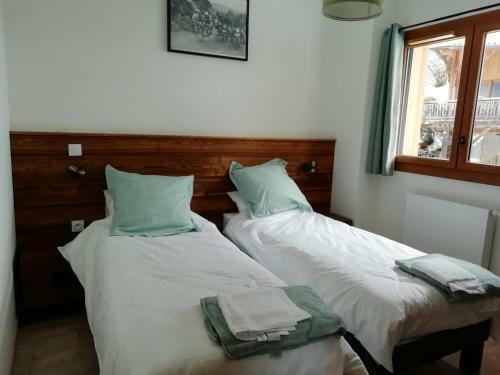 Chalet Rivendell, Morzine Sleeps 10 With Garage