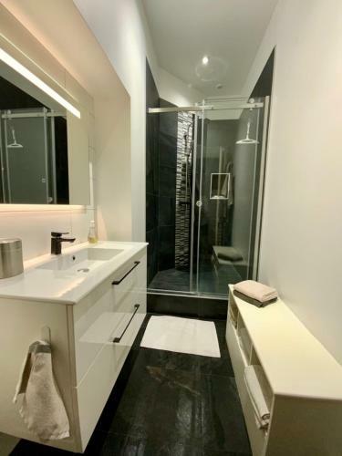 Haussmannian Apartment 135 M In Nantes