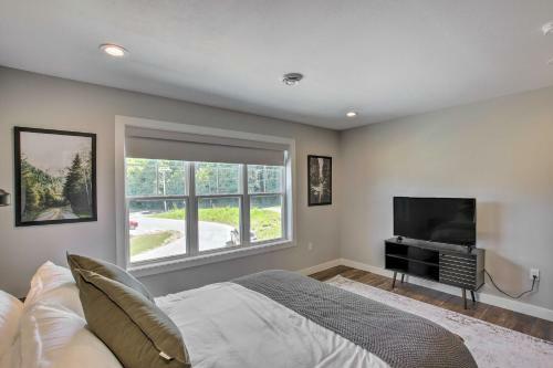 Picturesque Gem, Walk To Racetrack And Lakes!