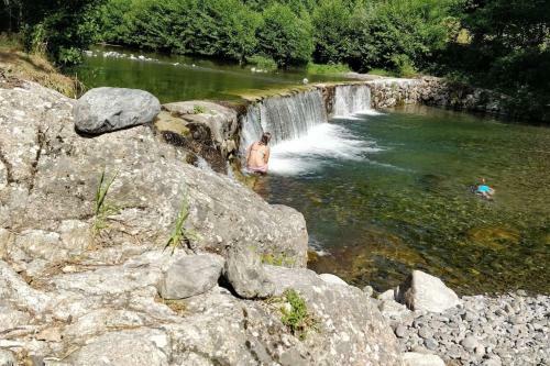 Vacances En C�vennes ! Maisonnette En Pierres