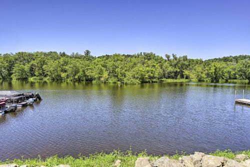 Apartamento Waterfront Wisconsin Dells Condo With Patio!
