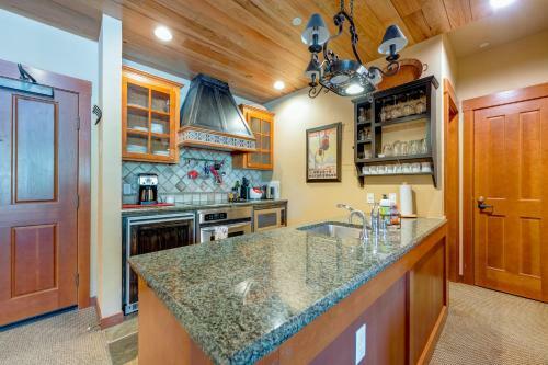 Village At Palisades Tahoe #2216