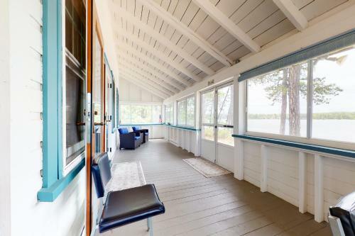 Lake House Retreat