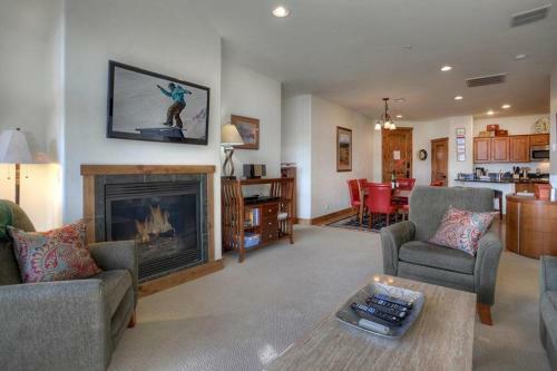 Peregrine Point 204