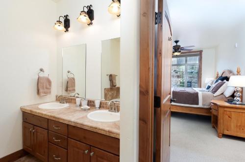 Peregrine Point 205