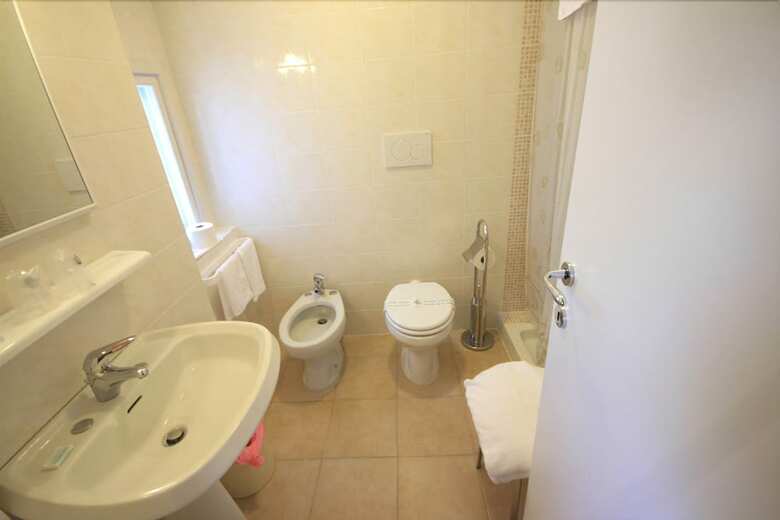 Hostal Albergo Villa Gradita