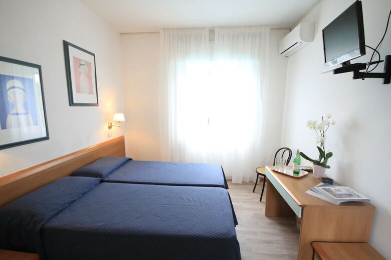 Hostal Albergo Villa Gradita