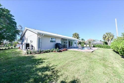 Buttonwd 813 - Buttonwood Home