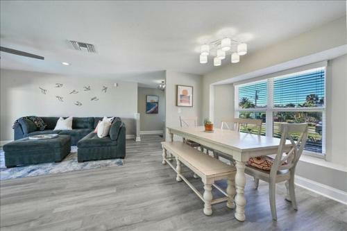 Buttonwd 813 - Buttonwood Home