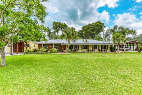 Resort Style Villa Near St Johns River Main House