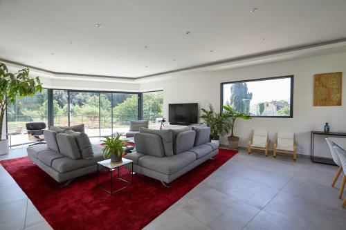 Modern Villa 4 Beds With Swimming Pool