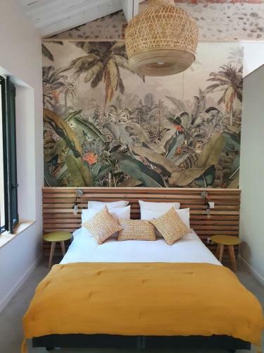 Superbe B�tisse De Caract�re, Coeur De Ville