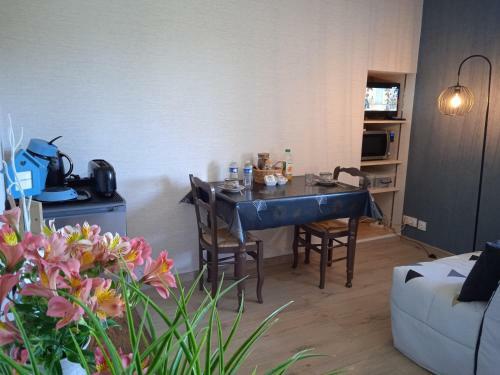 Pontmain (53) Chambre Priv�e Proche De Foug�res
