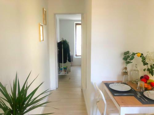 Reims : Recently Refurbished Apartment Close To Town Center
