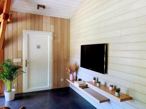 L Estanguet Maison Atypique En For�t