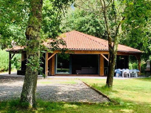 L Estanguet Maison Atypique En For�t