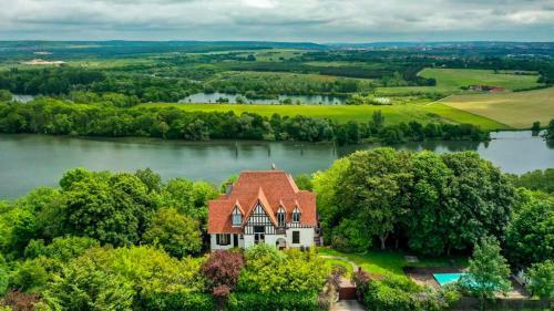 Villa Avec Vue Et Piscine � Moins D'1h De Paris
