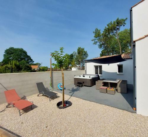 Jolie Maison Neuve Avec Jacuzzi
