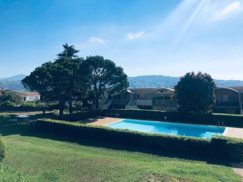 Apartamento Superbe T2 Traversant *parking & Piscine*