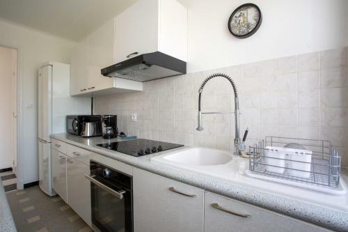 Apartment T2 Air-conditioned Sea View