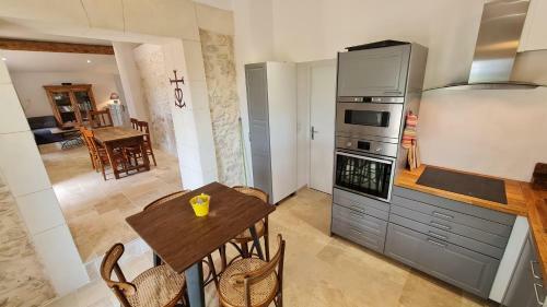 Les 2 Mazets Proven�aux