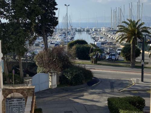 Apartamento Studio Saint-rapha�l, 1 Bedroom, 4 Persons - Fr-1-226a-128