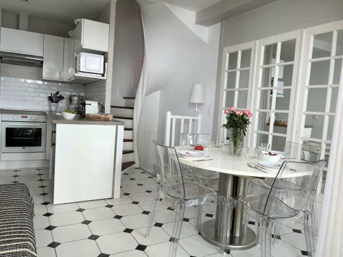 Lili's Home - Trouville