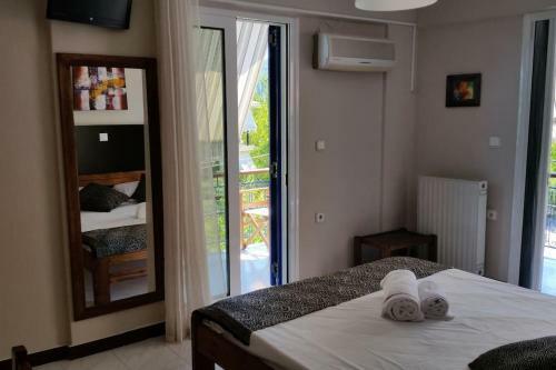 Hotel Nefeli Studios Nydri Main Road