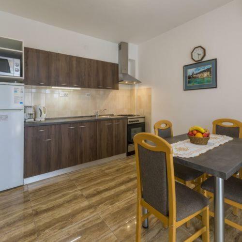 Apartmani S Dvije Sobe 4 Osobe