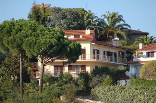 Clarice Hotel